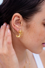 Load image into Gallery viewer, Feather Hoop Earring