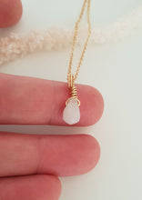 Load image into Gallery viewer, Teardrop Crystal Wrapped Necklace 18"