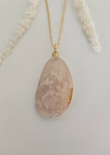 Load image into Gallery viewer, Flower Agate Necklace - Gold 21&quot;
