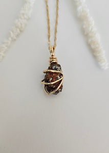 Peacock Ore Wrapped Necklace - Gold 16"