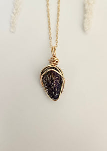 Peacock Ore Wrapped Necklace - Gold 19"