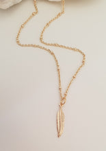 Load image into Gallery viewer, Dainty Feather Necklace
